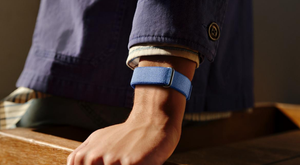 Google Unveils Fitbit Air With Screenless Design, AI Health Coaching, and One-Week Battery Life Fitbit Air screenless