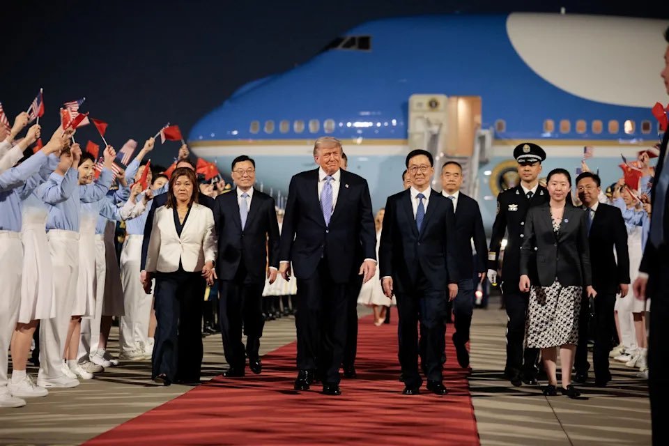 Top US CEOs Carry Burner Phones During High-Stakes China Summit; leaving their iPhones behind