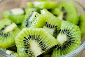 Six Powerful Foods That Contain More Vitamin C Than Kiwi and Help Strengthen Immunity Naturally