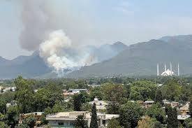 Massive Fire Breaks Out at Margalla Hills in Islamabad