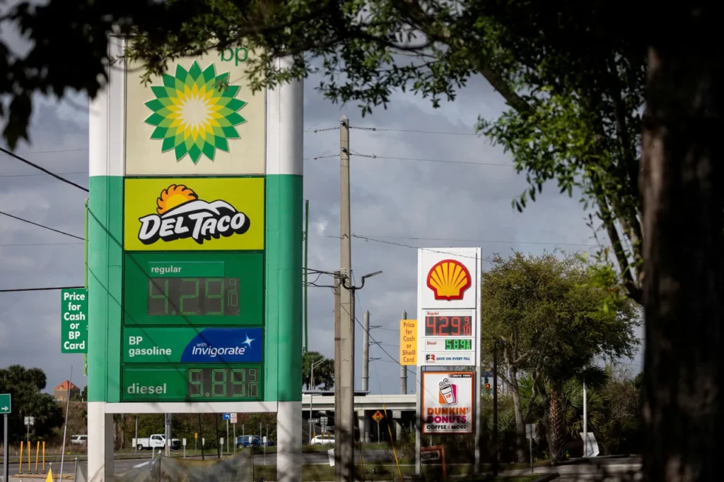 Oil Prices Surge as US-Iran Peace Efforts Stall