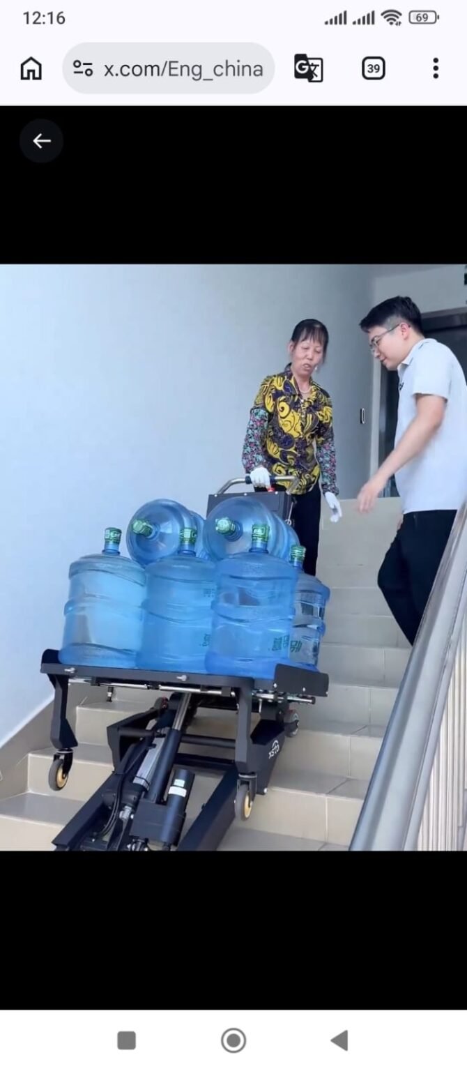 China’s Stair-Climbing Electric Cart Amazes Social Media Users: Watch the video water cart for stairs goes viral