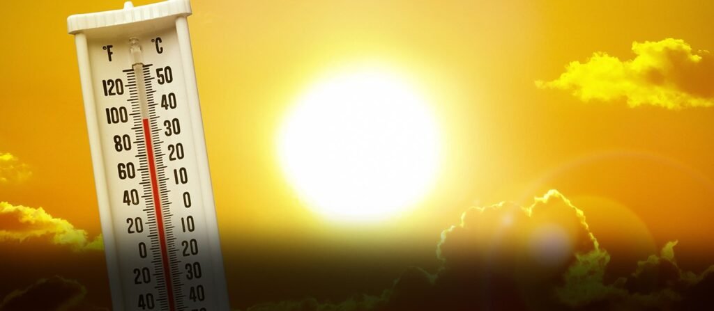 Pakistan Swelters as Dadu Hits 49C Pakistan Swelters as Dadu Hits 49C