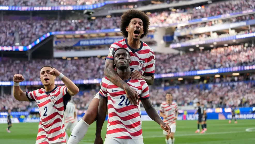 USA Cruise Past Paraguay in World Cup Opener USA Cruise Past Paraguay in World Cup Opener
