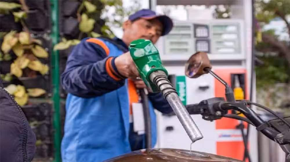 Oil Firms Warn Fuel Pricing Changes Are Hurting Pakistan’s Energy Sector