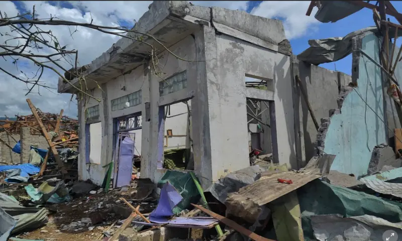 Explosion in Northeastern Myanmar Kills Over 45, Injures Dozens Near Chinese Border A powerful explosion in northeastern Myanmar killed over 45 people and injured dozens near the Chinese border.