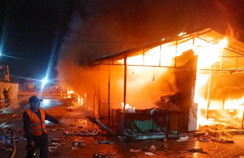 Fifth Fire Incident Raises Fresh Safety Concerns at Islamabad’s H-9 Weekly Bazaar Fifth Fire Since 2017 Raises Fresh Safety Concerns at Islamabad's H-9 Weekly Bazaar