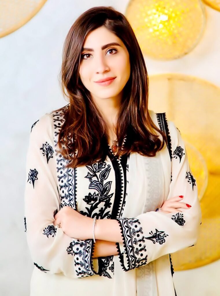 Hina Parvez Butt Defends Women’s Rights Stance After Debate With Khalil-ur-Rehman Qamar Hina Parvez Butt Defends Women's Rights Stance After Debate With Khalil-ur-Rehman Qamar