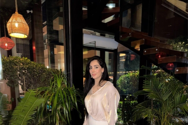 Kanwal Farooq breaks down over divorce story