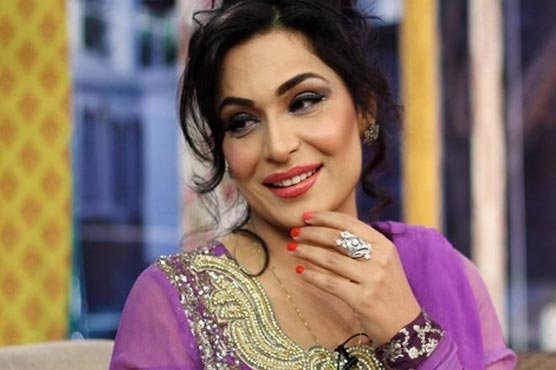 Meera Trends Online as Fans Celebrate Her Lasting Influence on Pakistani Cinema