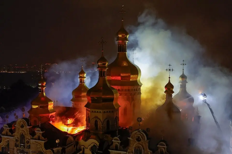 Russian Air Assault Injures 20 in Kyiv, Historic Monastery Damaged