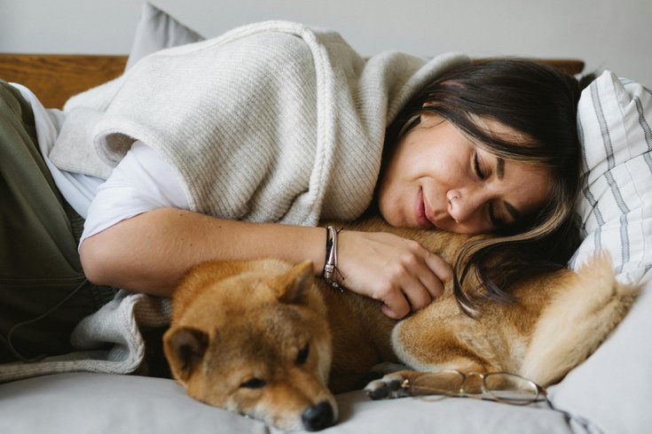 Sleeping With Pets May Disrupt Rest and Increase Insomnia Risk, Study Finds
