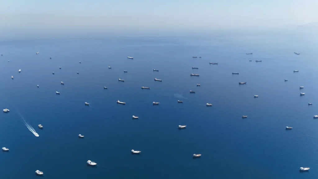 Iran Declares Strait of Hormuz Closed as US Strikes Deepen Gulf Crisis