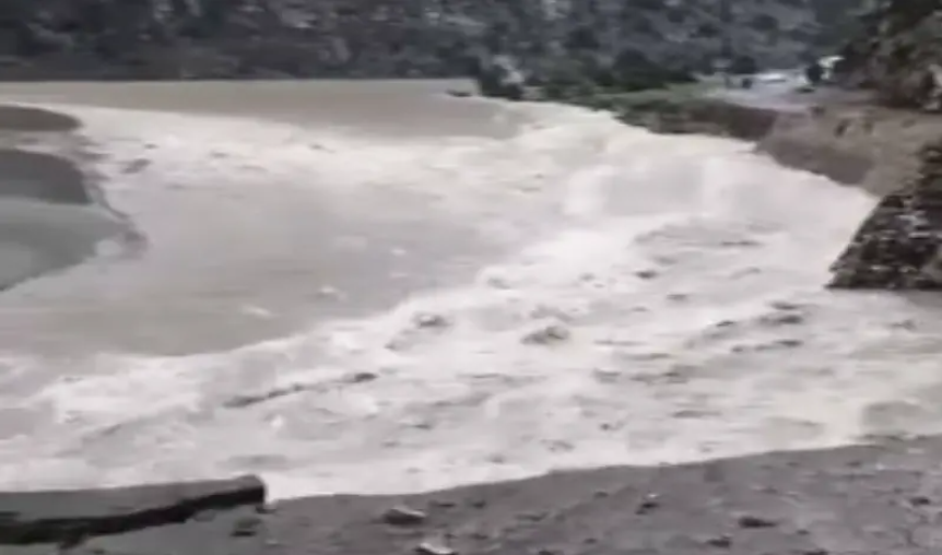 Flash Floods Sever Astore’s Road Link Flash Floods Sever Astore’s Road Link