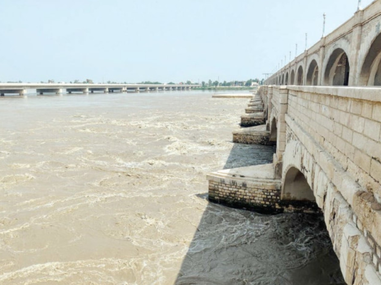 River Levels Rise As Sindh Barrages Face Flood Alert River Levels Rise As Sindh Barrages Face Flood Alert