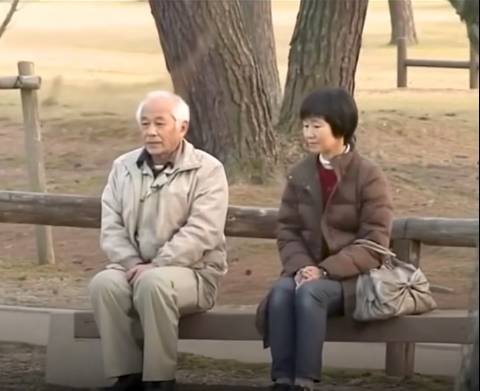 Japanese Husband Breaks 23-Year Silence With Wife in Emotional Television Reunion