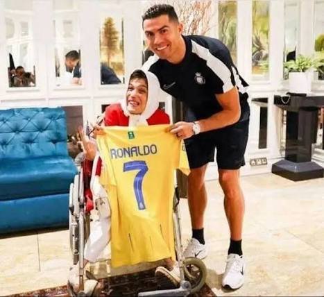 Cristiano Ronaldo’s Heartwarming Meeting With Iranian Foot Painter Wins Hearts Again