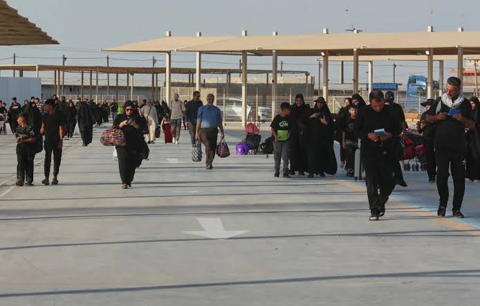 Pilgrims continue crossing into Iraq through Shalamcheh after reported border attack (watch video)