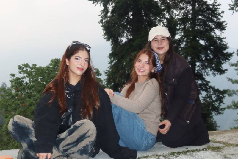 Dananeer Mobeen Shares Joyful Moments From Mountain Getaway Dananeer Mobeen Shares Joyful Moments From Mountain Getaway
