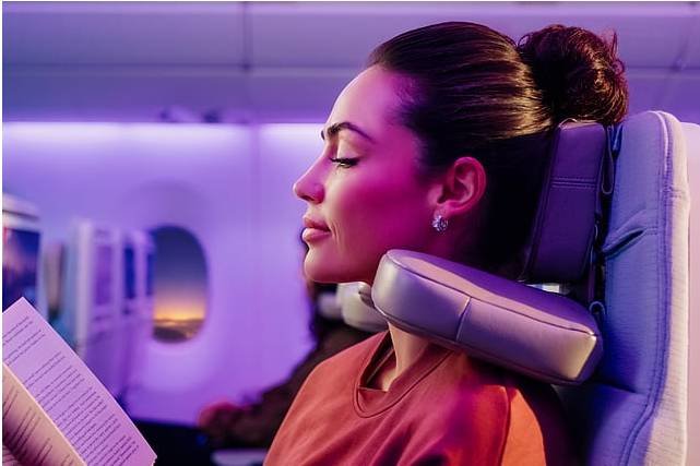 Emirates Introduces New Headrest to Replace Neck Pillows on Long-Haul Flights