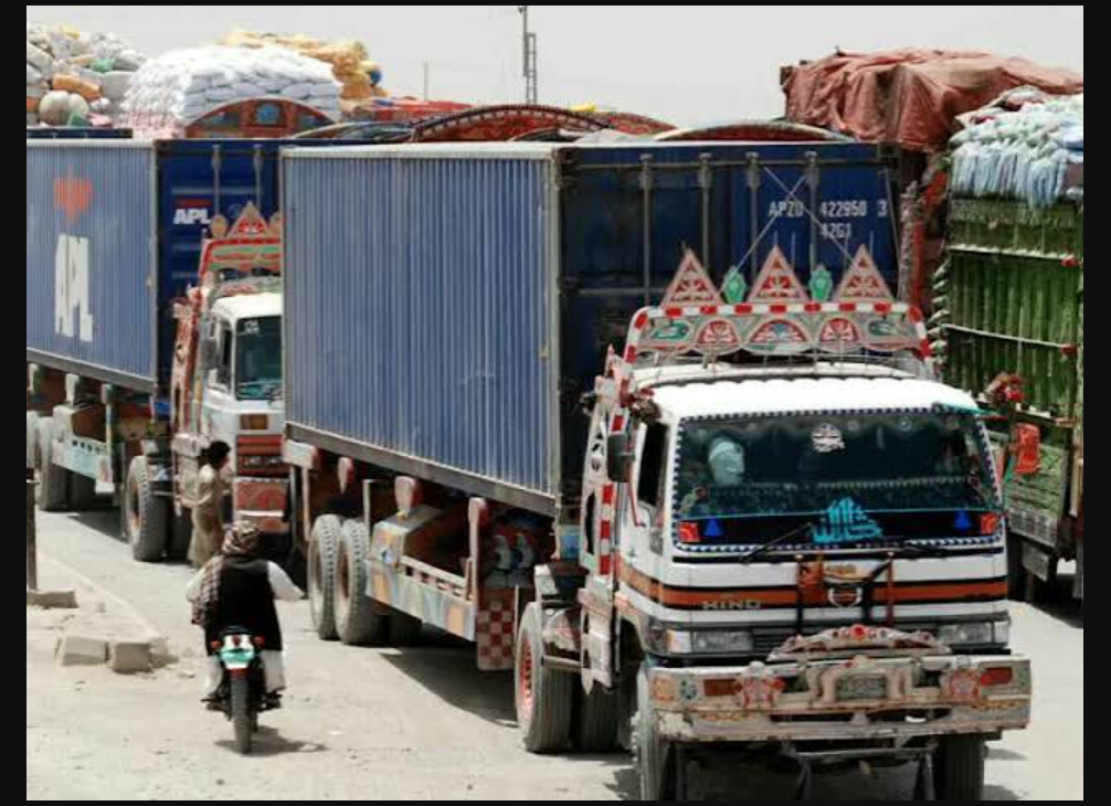 Will Pakistan Face a Transport Shutdown? Goods Carriers Give Government 24-Hour Ultimatum goods transporters strike