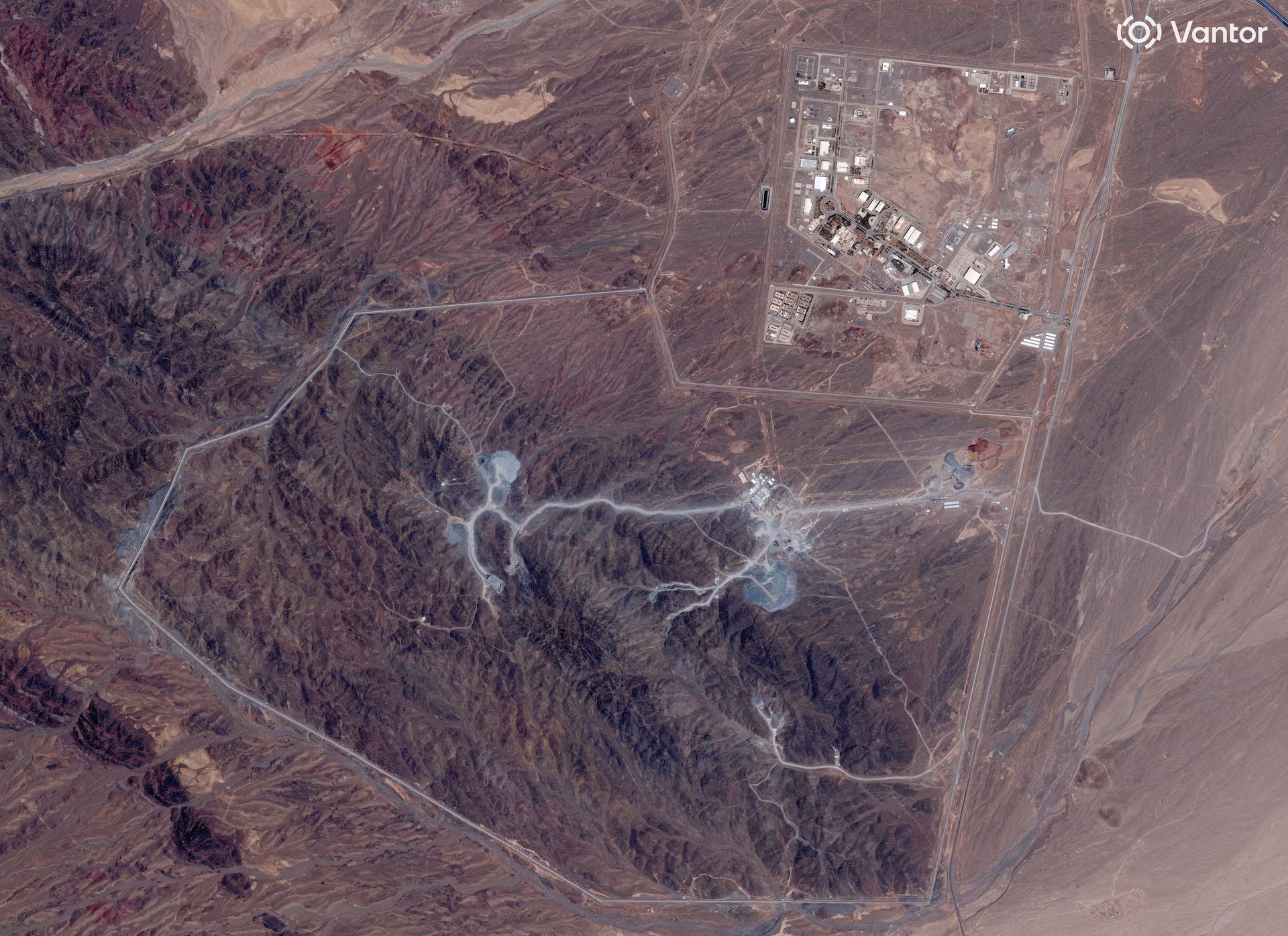 Trump warns of possible strike on Iran’s Pickaxe Mountain amid escalating conflict
