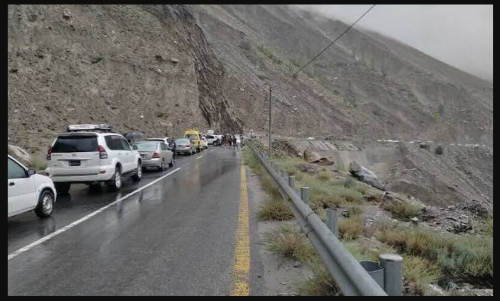 Flash Floods Cut Off Karakoram Highway, Leaving Tourists and Travelers Stranded in Gilgit-Baltistan Karakoram Highway flash floods