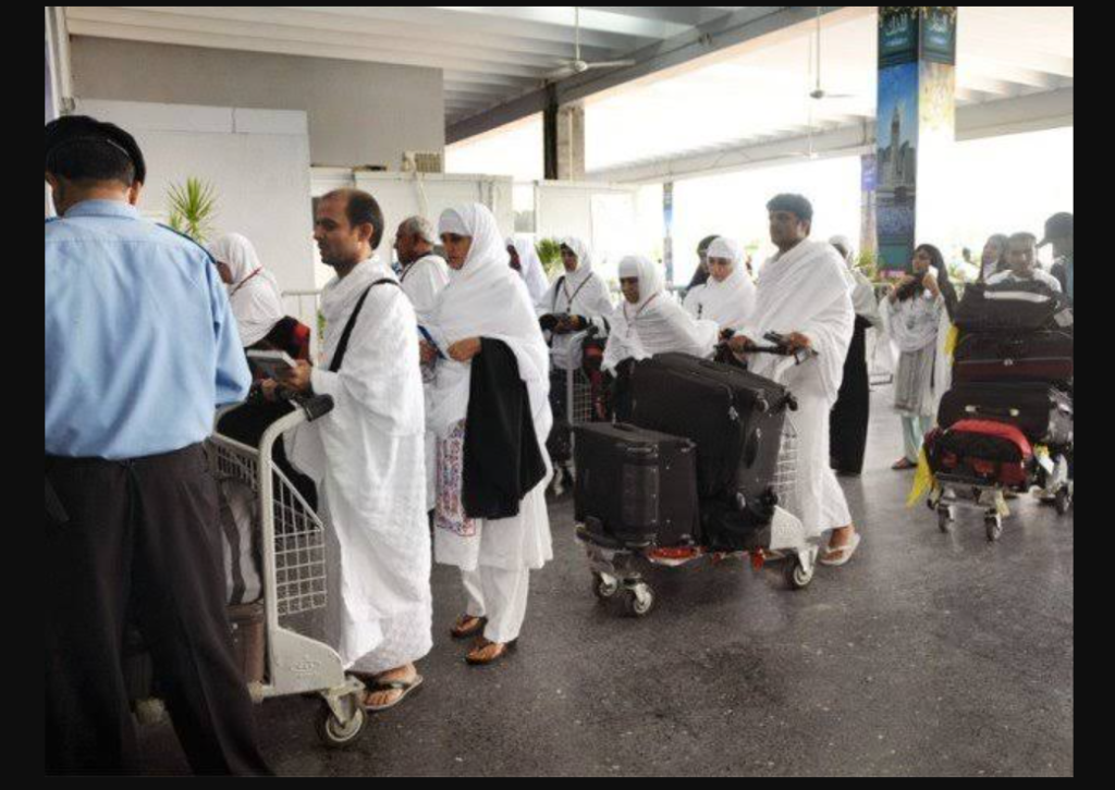 Umrah-Bound Passengers Held at Karachi Airport After Customs Makes Shocking Discovery Umrah-bound passengers