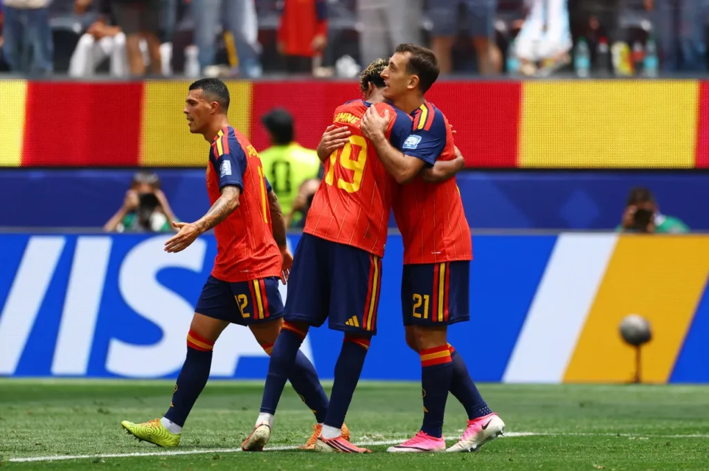 Spain cruise past Austria 3-0 to reach World Cup Round of 16