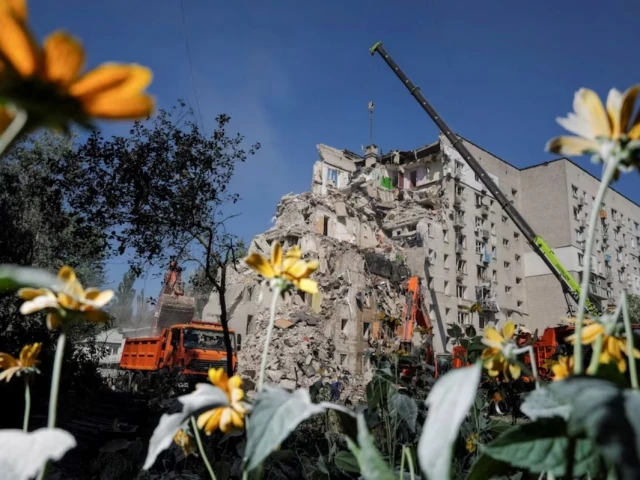 Russia bombards Kyiv in one of war’s biggest strikes, at least 21 people killed