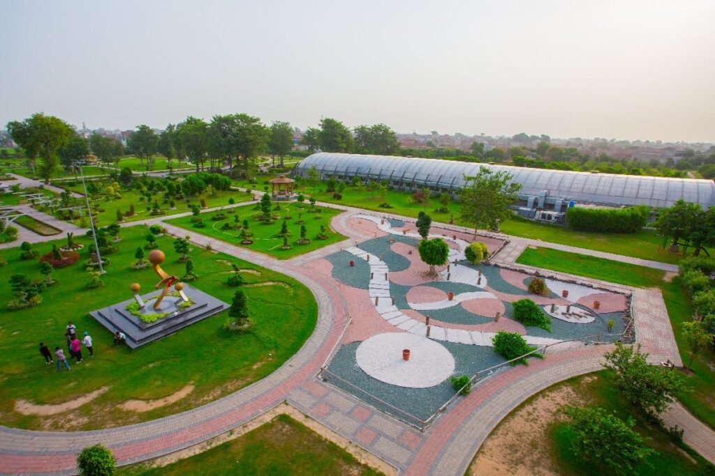 PHA Plans Restoration Of 808 Parks Across Lahore Park