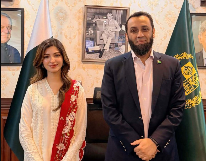 Kinza Hashmi Shares Glimpse Of National Assembly Visit Kinza Hashmi Shares Glimpse Of National Assembly Visit
