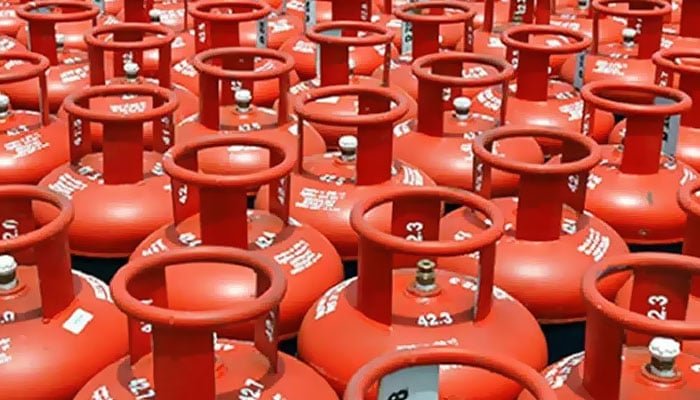 LPG Price Crosses Rs. 400 Per Kg In Lahore LPG Price Crosses Rs. 400 Per Kg In Lahore