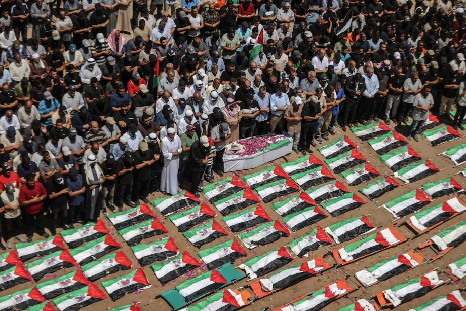 Palestinians Mourn 112 Recovered From Gaza Rubble Palestinians Mourn 112 Recovered From Gaza Rubble