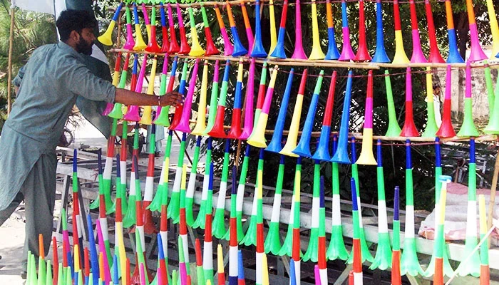Peshawar Bans Toy Horns, Firecrackers and Dangerous Road Stunts Ahead of Independence Day