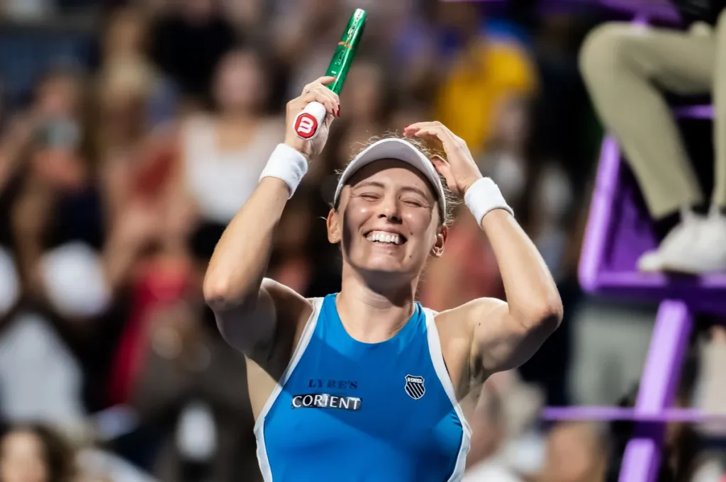 World No. 1 Sabalenka Stunned by Alexandrova in Dramatic Toronto Upset