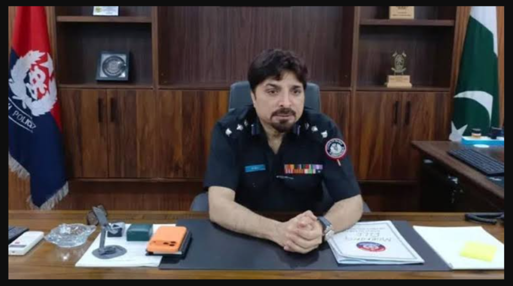 What’s Behind the Viral Defence Fight Video? SSP Korangi Responds SSP Korangi Defence