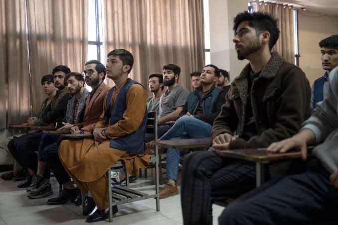 Afghan University Smartphone Ban Divides Students But Why?