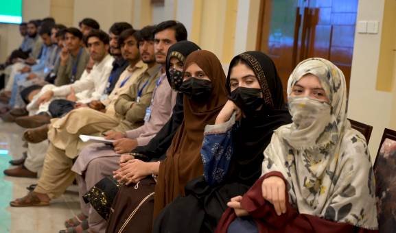 Baluchistan CM Bugti Meets Scholarship Students, Urges Focus on Education and Discipline