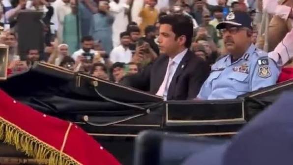 PM Shehbaz Rebukes Islamabad Officials Over Viral Independence Day Buggy Ride
