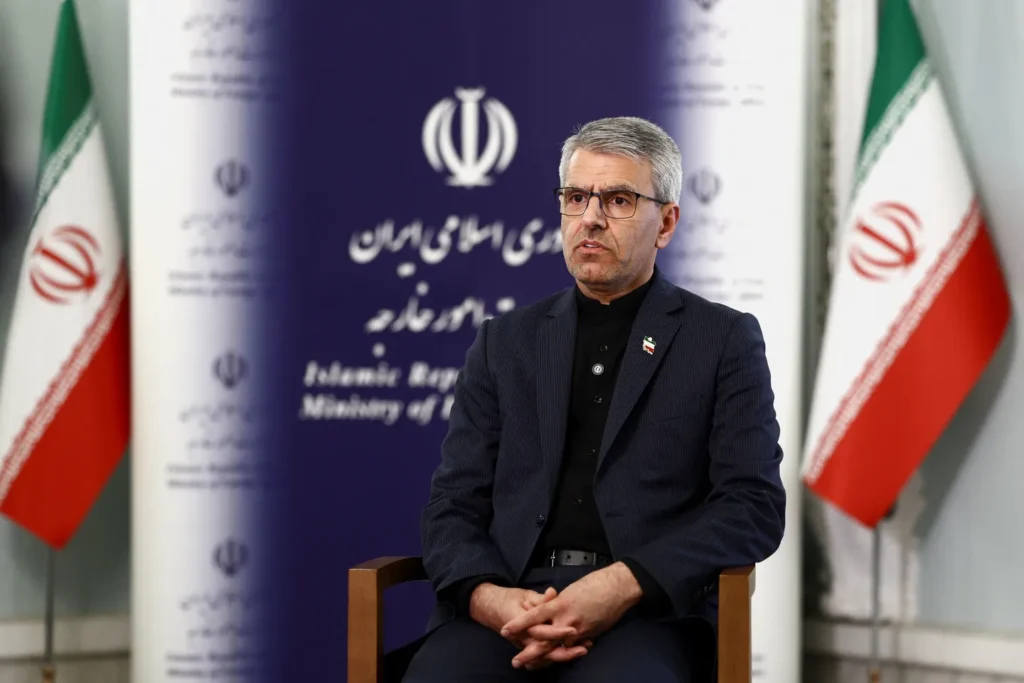 Could Iran-Oman Talks Bring a New Turn for the Strait of Hormuz?