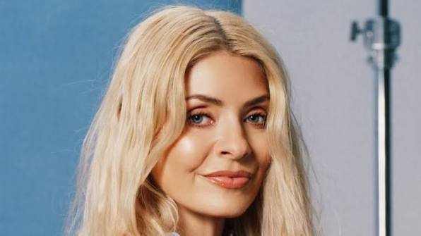 Holly Willoughby Turns Heads With Stylish Portugal Holiday Looks Holly Willoughby Turns Heads With Stylish Portugal Holiday Looks