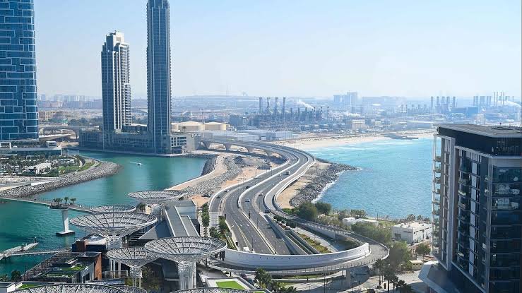 Warning Sirens Reported in Dubai Amid Suspected Missile Threat