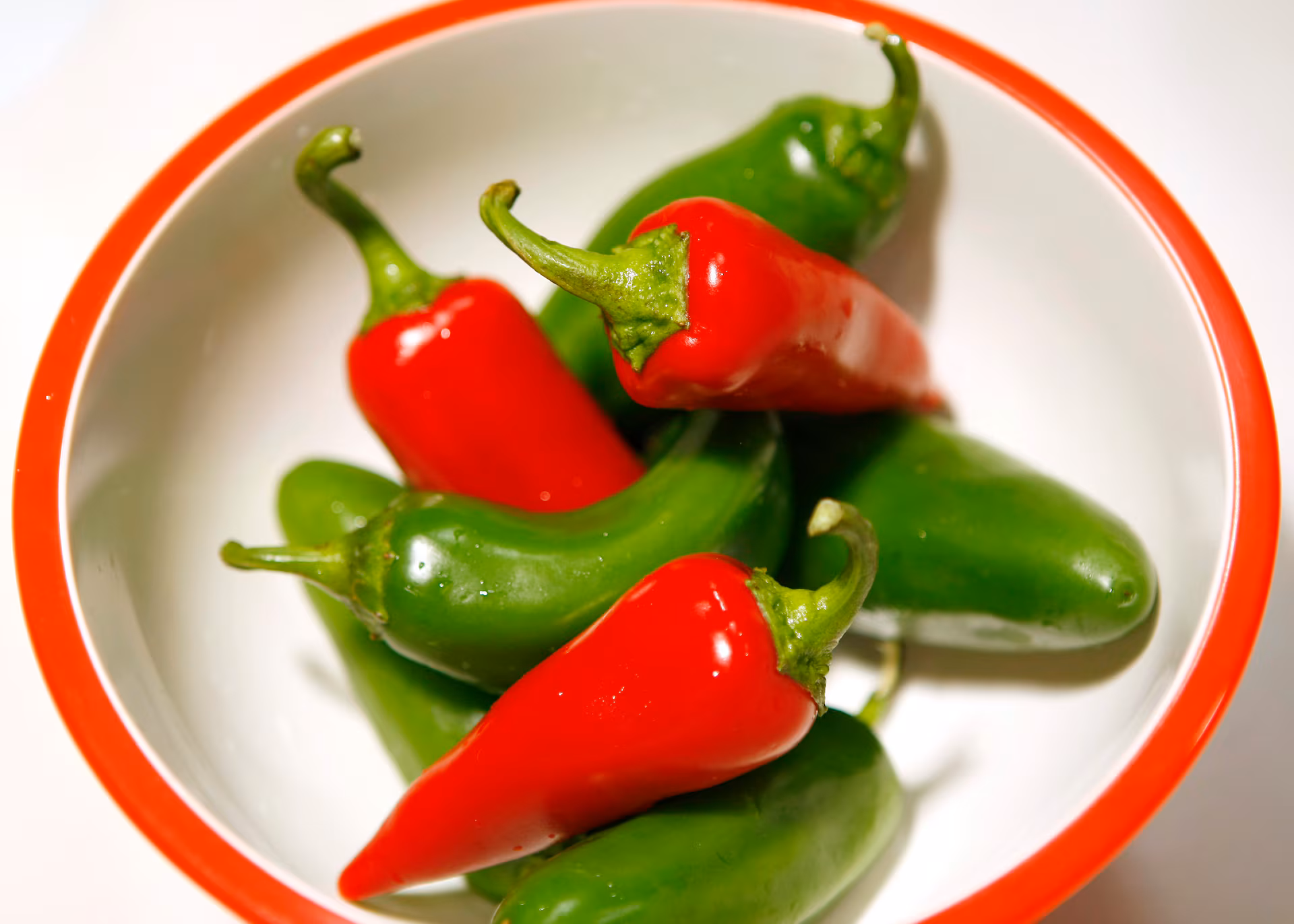US Investigates Salmonella Outbreak Linked to Mexican Jalapeños