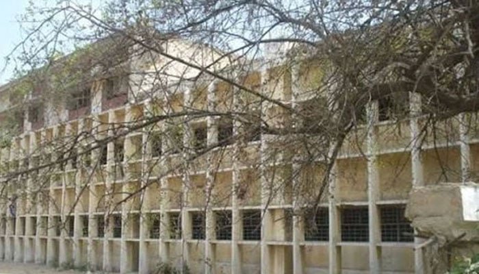 2,800 Students at Risk as Karachi’s Historic Delhi Government School Is Sealed