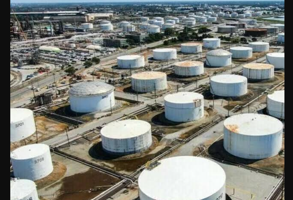 Pakistan’s Oil Security Gamble: Saudi Arabia, Kuwait and Qatar Step Into New Storage Plan Pakistan oil storage