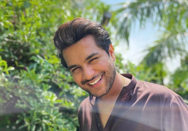 Asim Azhar Uses Hania Amir’s ‘Pablo’ and Social Media Takes Notice