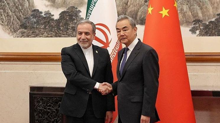 China Calls on Iran and US to Reopen Strait of Hormuz, Resume Talks