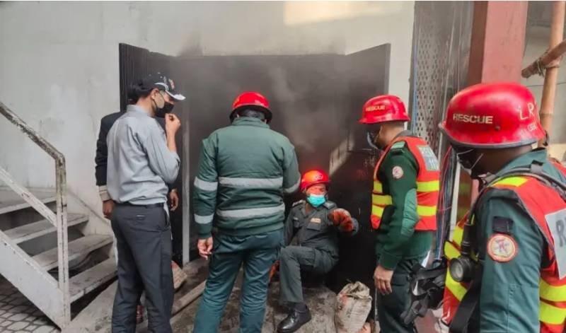 How A Big Tragedy Averted at Lahore General Hospital As Fire Erupted in Gynae Ward How Big Tragedy Averted at Lahore General Hospital As Fire Erupted in Gynae Ward