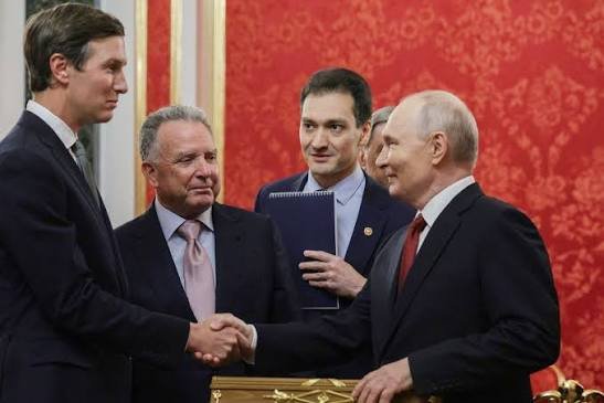 Putin Meets Trump Envoys as Fresh Ukraine Peace Push Begins in Moscow